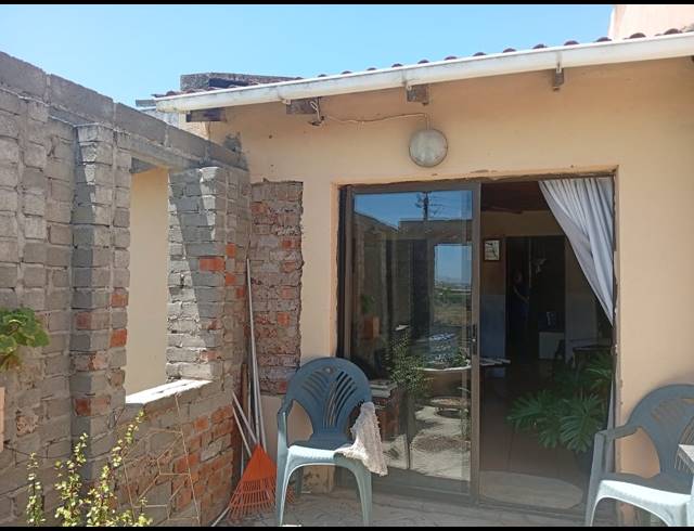 4 BEDROOM HOUSE FOR SALE IN UITENHAGE CENTRAL